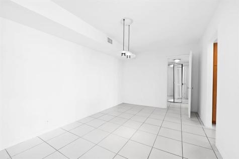 1000 Quayside Terrace Miami FL 33138