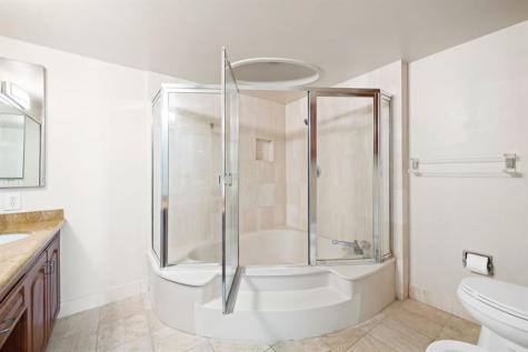 1000 Quayside Terrace Miami FL 33138