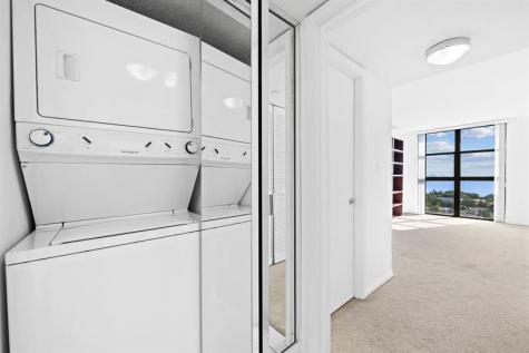 1000 Quayside Terrace Miami FL 33138