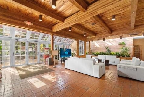 1000 Quayside Terrace Miami FL 33138