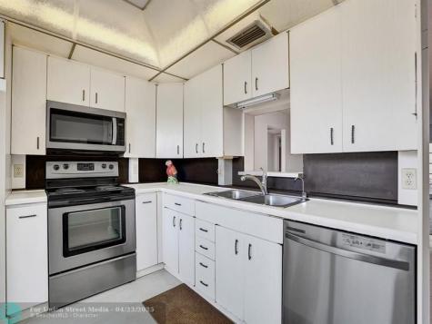 3002 Portofino Isle Coconut Creek FL 33066