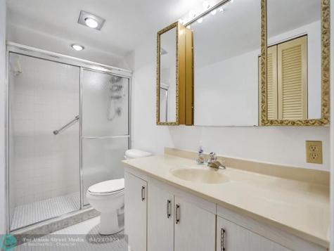 3002 Portofino Isle Coconut Creek FL 33066