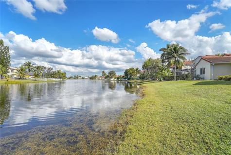 1116 SW 180 Terrace Pembroke Pines FL 33029