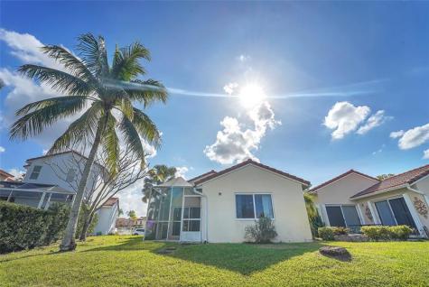 1116 SW 180 Terrace Pembroke Pines FL 33029