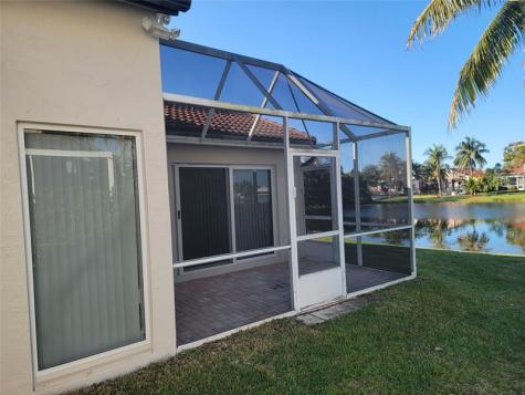 1116 SW 180 Terrace Pembroke Pines FL 33029