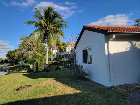 1116 SW 180 Terrace Pembroke Pines FL 33029
