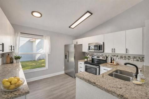 1116 SW 180 Terrace Pembroke Pines FL 33029