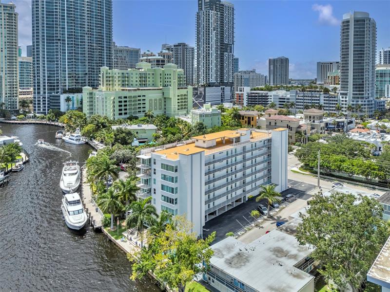 800 SE 4 Street Fort Lauderdale FL 33301