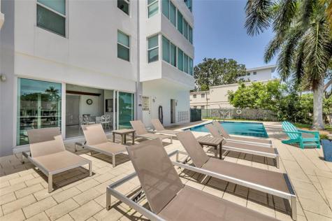 800 SE 4 Street Fort Lauderdale FL 33301