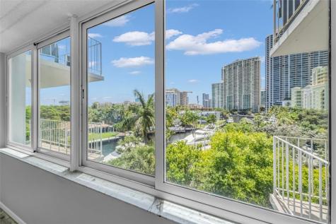 800 SE 4 Street Fort Lauderdale FL 33301