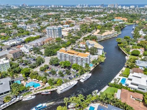 800 SE 4 Street Fort Lauderdale FL 33301