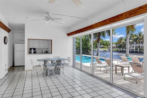 800 SE 4 Street Fort Lauderdale FL 33301