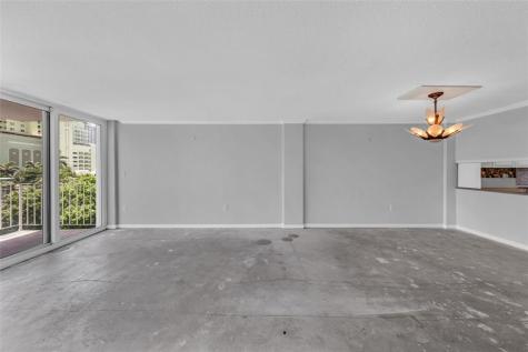 800 SE 4 Street Fort Lauderdale FL 33301