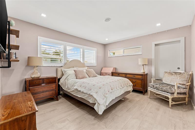 2400 NE 36th Street Lighthouse Point FL 33064