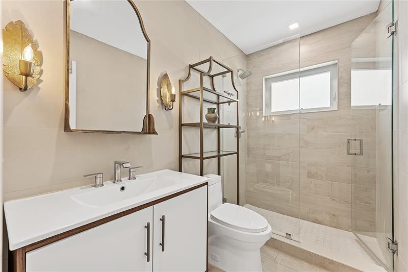 2400 NE 36th Street Lighthouse Point FL 33064