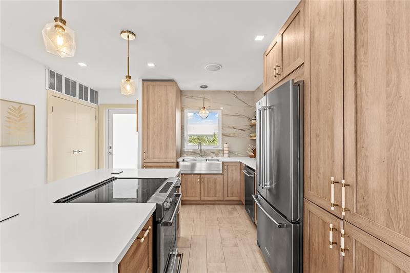 2400 NE 36th Street Lighthouse Point FL 33064