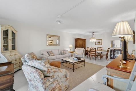 6866 Huntington Lane Delray Beach FL 33446
