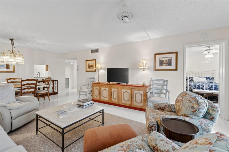 6866 Huntington Lane Delray Beach FL 33446