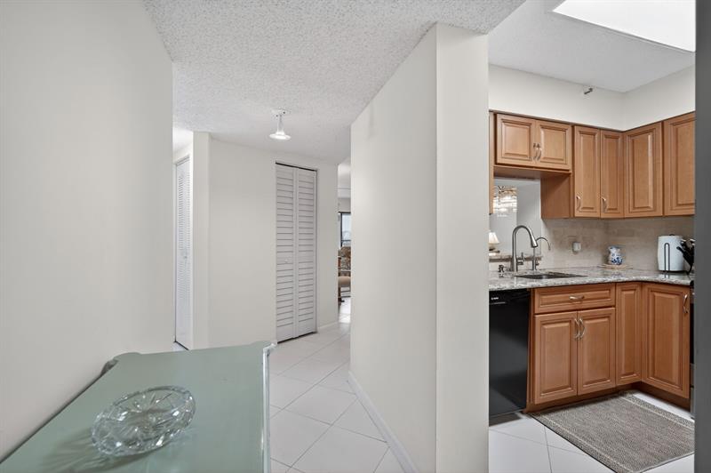 6866 Huntington Lane Delray Beach FL 33446