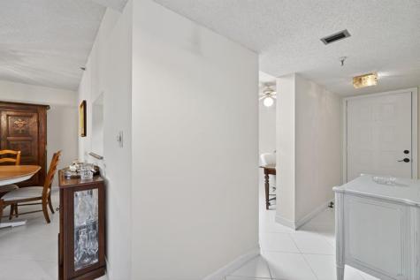 6866 Huntington Lane Delray Beach FL 33446