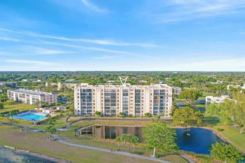 6866 Huntington Lane Delray Beach FL 33446