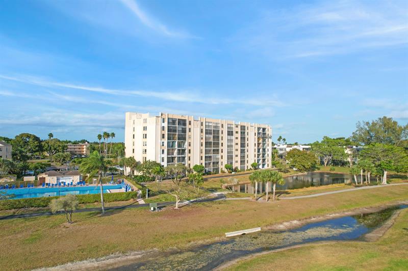 6866 Huntington Lane Delray Beach FL 33446