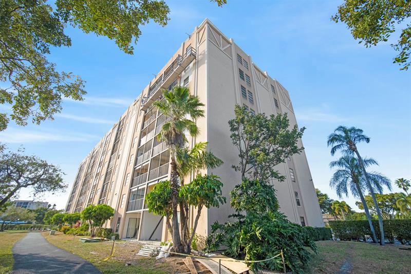 6866 Huntington Lane Delray Beach FL 33446