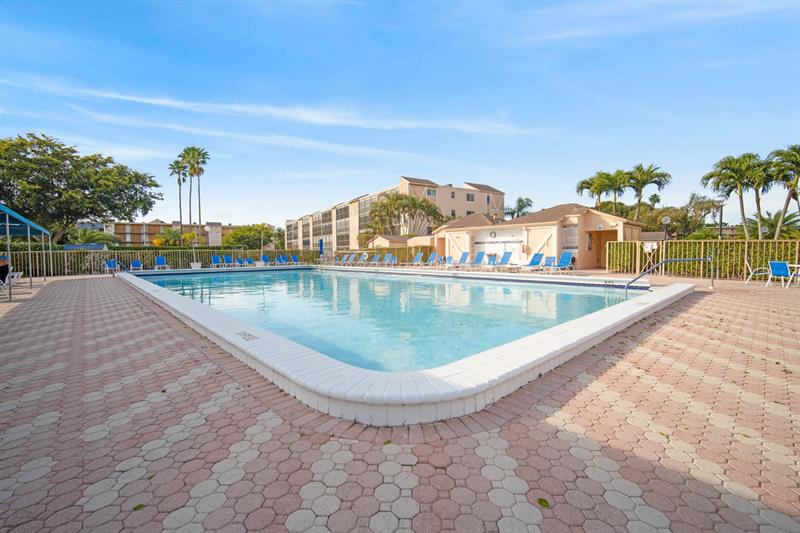 6866 Huntington Lane Delray Beach FL 33446