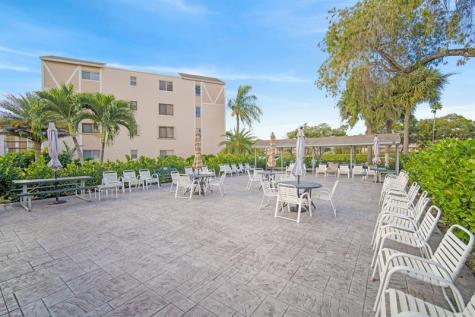 6866 Huntington Lane Delray Beach FL 33446