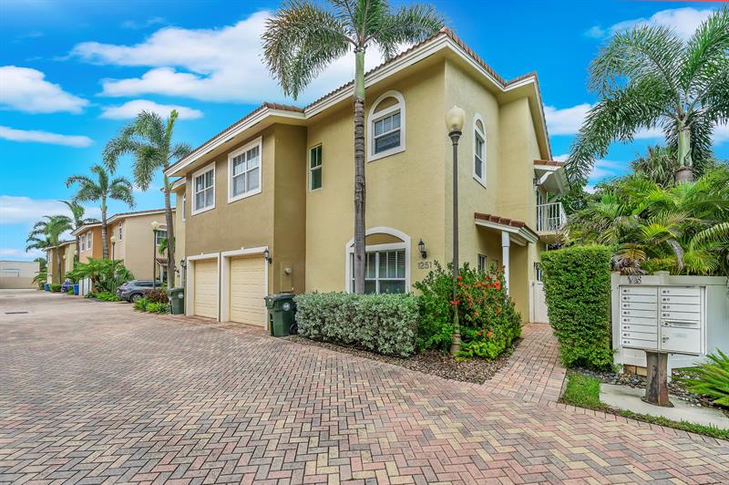 1251 NE 32nd Street Oakland Park FL 33334