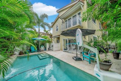 1251 NE 32nd Street Oakland Park FL 33334