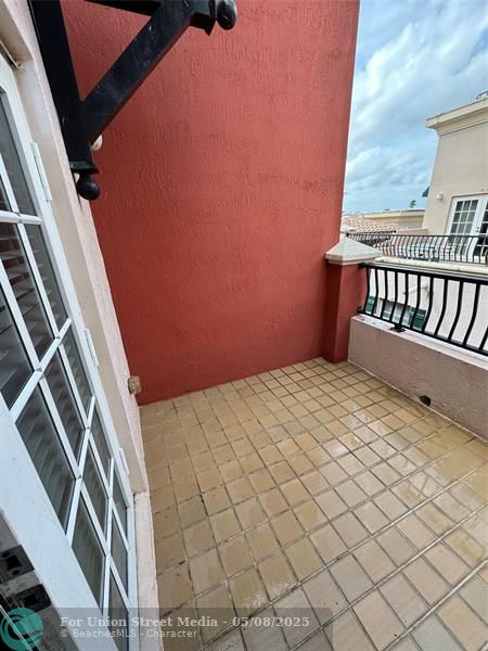 1033 NE 17th Way Fort Lauderdale FL 33304