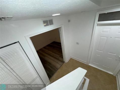 1033 NE 17th Way Fort Lauderdale FL 33304
