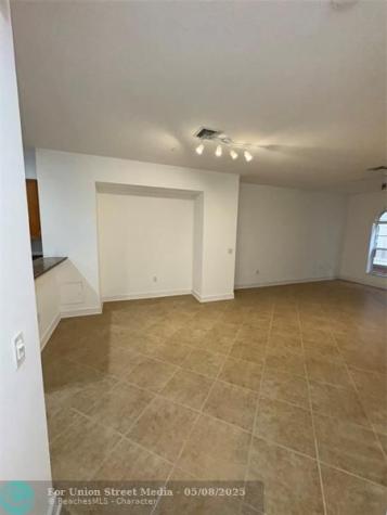 1033 NE 17th Way Fort Lauderdale FL 33304