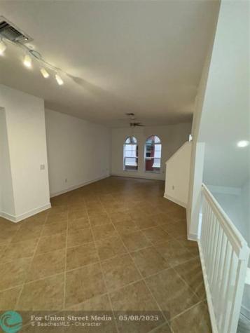 1033 NE 17th Way Fort Lauderdale FL 33304