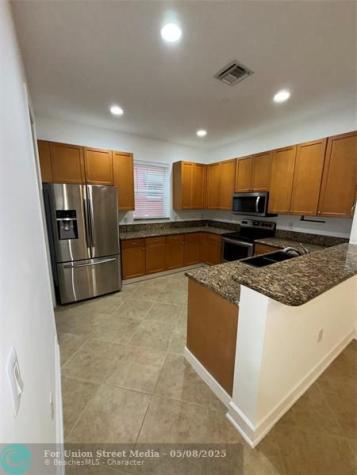 1033 NE 17th Way Fort Lauderdale FL 33304