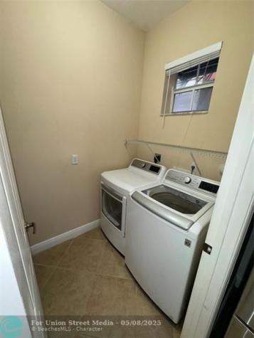 1033 NE 17th Way Fort Lauderdale FL 33304