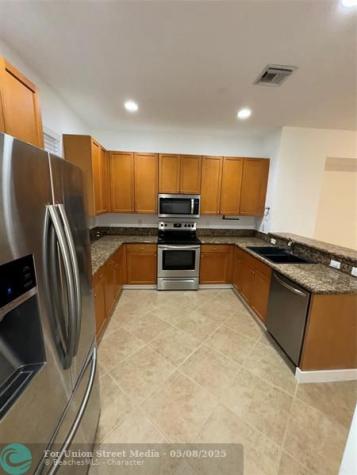 1033 NE 17th Way Fort Lauderdale FL 33304