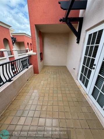 1033 NE 17th Way Fort Lauderdale FL 33304