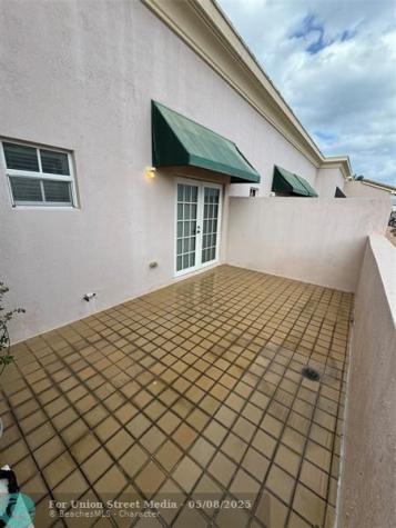 1033 NE 17th Way Fort Lauderdale FL 33304