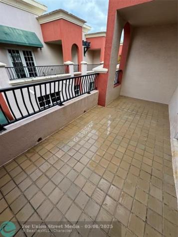1033 NE 17th Way Fort Lauderdale FL 33304