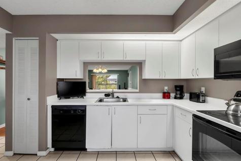 1601 SW 128th Terrace Pembroke Pines FL 33027
