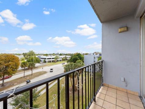 310 Fontainebleau Boulevard Miami FL 33172