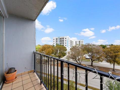 310 Fontainebleau Boulevard Miami FL 33172