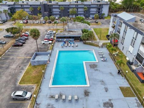 310 Fontainebleau Boulevard Miami FL 33172