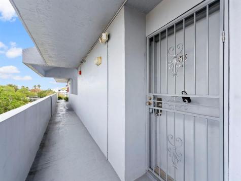 310 Fontainebleau Boulevard Miami FL 33172