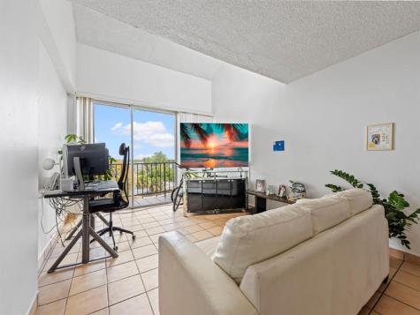 310 Fontainebleau Boulevard Miami FL 33172