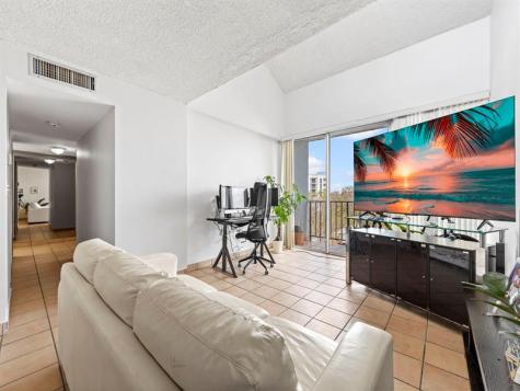 310 Fontainebleau Boulevard Miami FL 33172