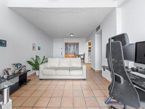 310 Fontainebleau Boulevard Miami FL 33172