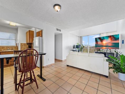 310 Fontainebleau Boulevard Miami FL 33172